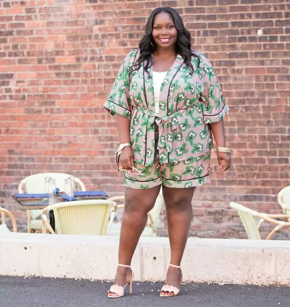 plus-size-shorts-outfits